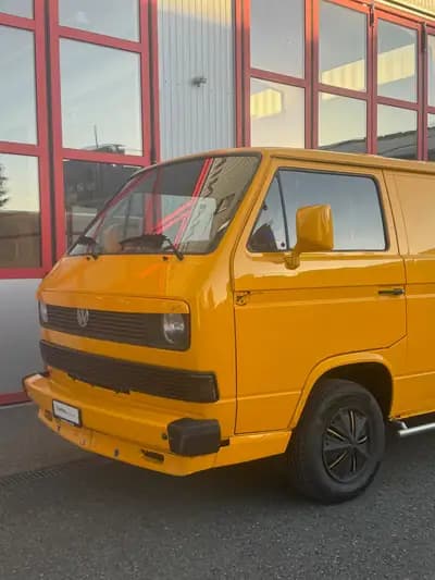 VW T3 Camper Yellow-Pearl — Classique culte des années 1980, diesel économique — interior