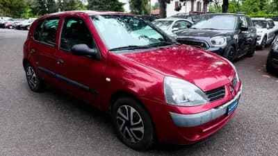 Renault Clio 1.2 16V — Citadine fiable des années 2000, sans accident — side view