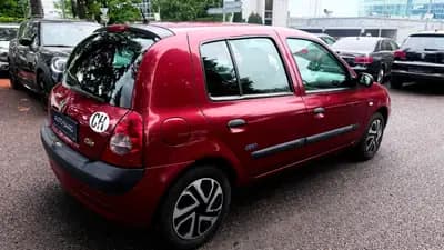 Renault Clio 1.2 16V — Citadine fiable des années 2000, sans accident — dashboard