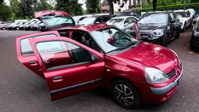 Renault Clio 1.2 16V — Citadine fiable des années 2000, sans accident — Thumbnail 9