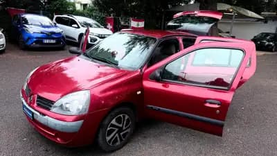 Renault Clio 1.2 16V — Citadine fiable des années 2000, sans accident — Thumbnail 10