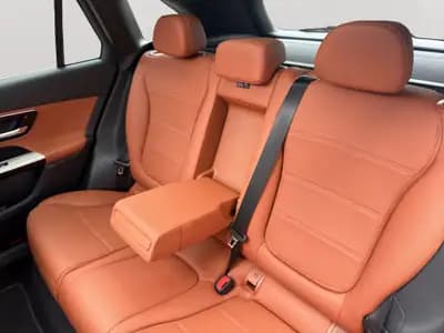 Mercedes-Benz GLC 200 Avantgarde 4Matic — SUV hybride léger, 21 500 km, full options — interior