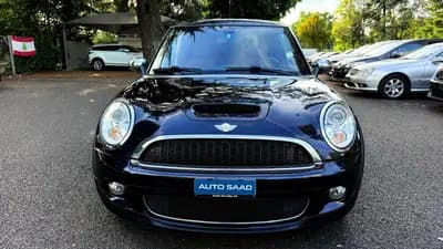 MINI Cabrio Cooper S — Cabriolet sportif emblématique, 175 ch et design iconique — exterior view