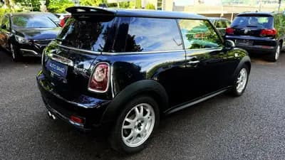 MINI Cabrio Cooper S — Cabriolet sportif emblématique, 175 ch et design iconique — detail