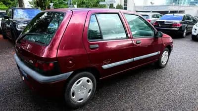 Renault Clio 1.2 1997 — Citadine iconique, moteur fiable et économique — Innenraum