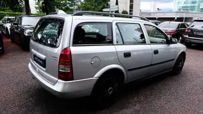 Opel Astra Caravan 1.8i 16V — Familiale spacieuse, moteur fiable et sans sinistre — Armaturenbrett