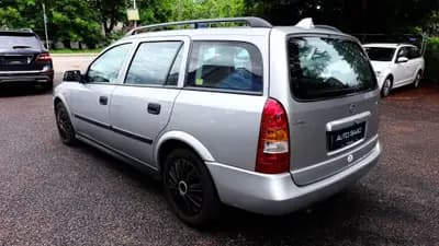 Opel Astra Caravan 1.8i 16V — Familiale spacieuse, moteur fiable et sans sinistre — Innenraum