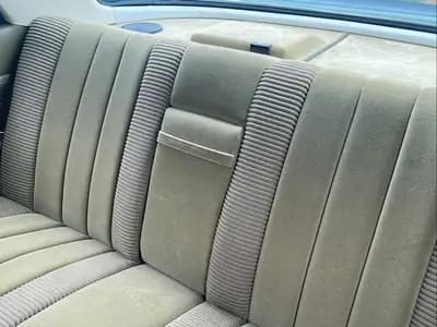 Mercedes-Benz SLC 350 — Coupé sportif de légende, véhicule vétéran suisse certifié — Miniatur 14