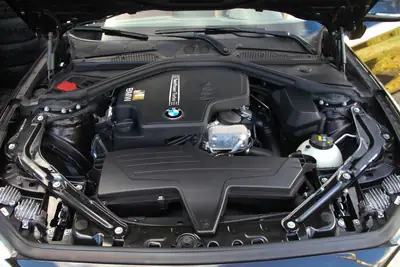 BMW Serie 2 — Miniature 18