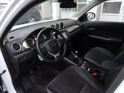 Suzuki Vitara — Miniature 7