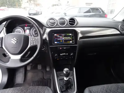 Suzuki Vitara — Miniature 10