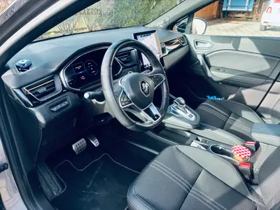 Renault Captur E-Tech — Miniature 9