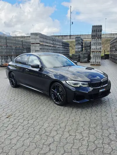 BMW M340i — côté