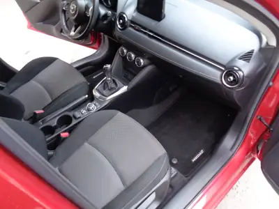 Mazda Mazda2 — Miniature 16