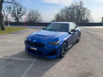 BMW M240i xDrive — côté