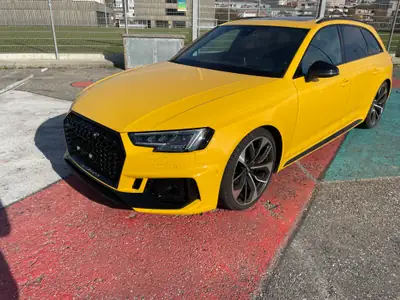 Audi RS4 Avant — côté