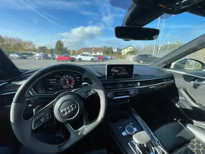 Audi RS4 Avant — tableau de bord