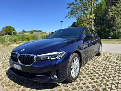 BMW Serie 5 530e — côté