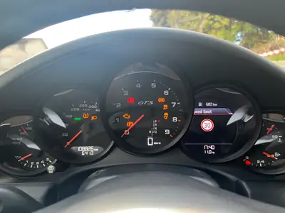 Porsche 911 991.1 Carrera 4 GTS — côté