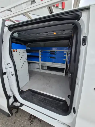 Opel Vivaro — Miniature 7