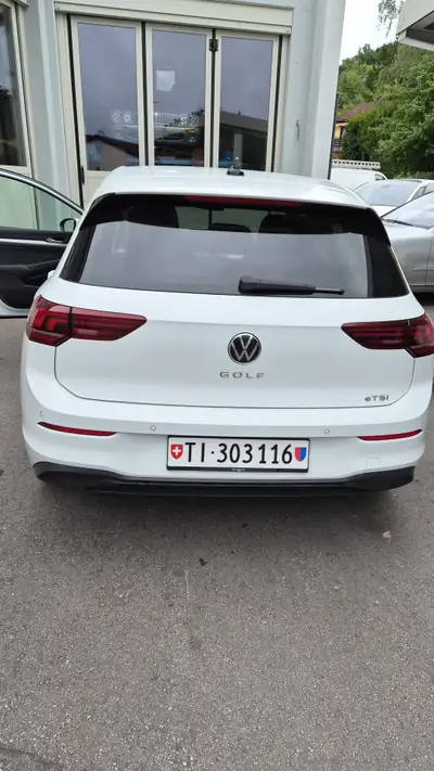 Volkswagen Golf eTSI — intérieur