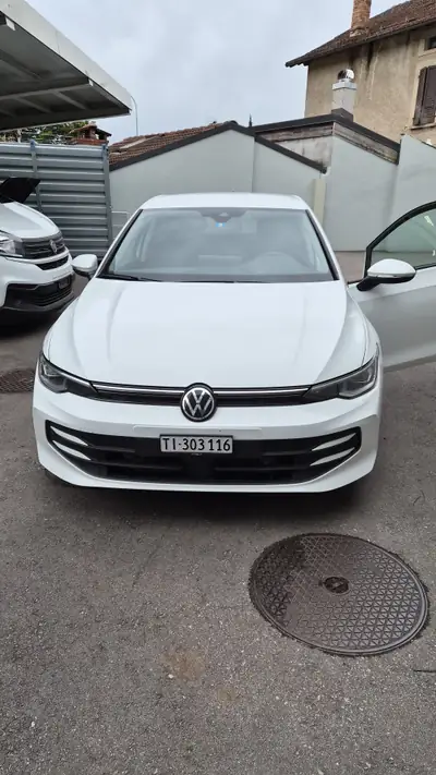 Volkswagen Golf eTSI — vue extérieure