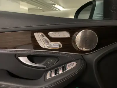 Mercedes-Benz GLC 300e 4-Matic Plug-in-Hybrid — detail