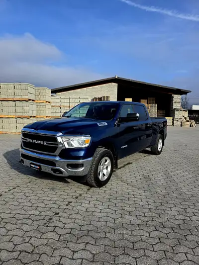 RAM 1500 Big Horn — side view
