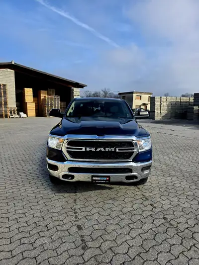 RAM 1500 Big Horn — exterior view