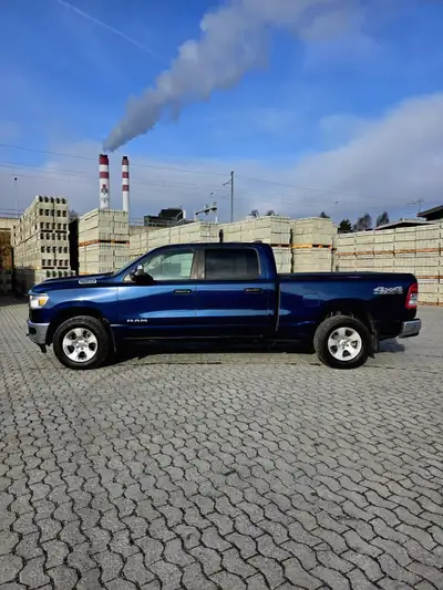 RAM 1500 Big Horn — dashboard