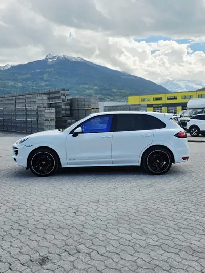 Porsche Cayenne GTS — Thumbnail 7