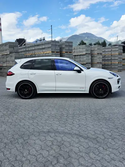 Porsche Cayenne GTS — Thumbnail 9