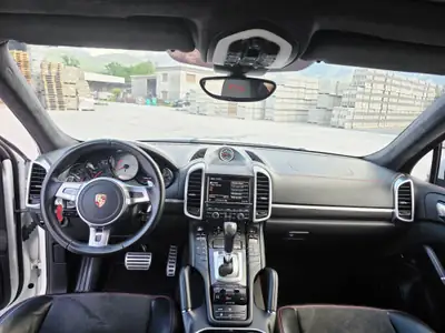 Porsche Cayenne GTS — Thumbnail 10