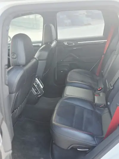 Porsche Cayenne GTS — Thumbnail 13