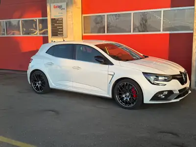 Renault Megane R.S. Trophy — côté