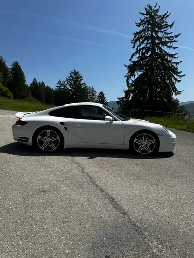 Porsche 911 Turbo — vue extérieure