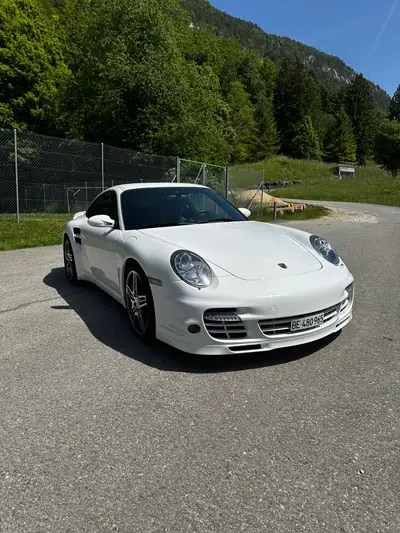 Porsche 911 Turbo — côté