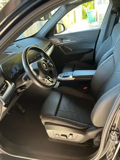 BMW X1 — côté