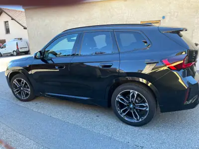 BMW X1 — arrière