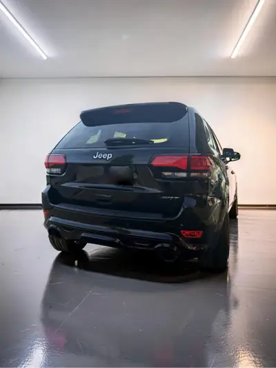 Jeep Grand Cherokee SRT — Innenraum