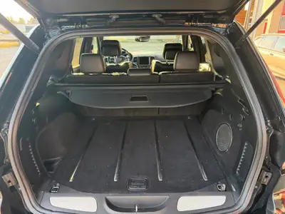 Jeep Grand Cherokee SRT — Miniatur 8