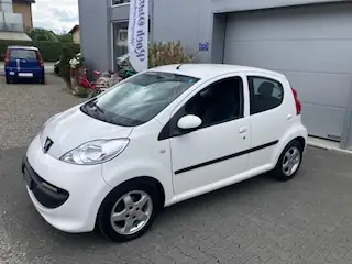 Peugeot 107 — fianco