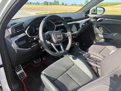 Audi Q3 40 TFSI quattro S line — Thumbnail 7