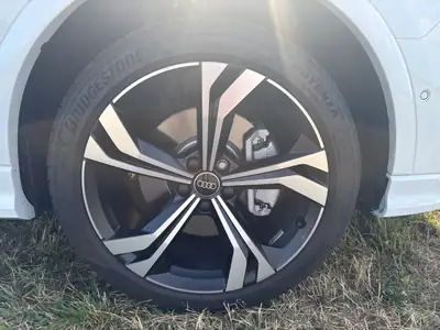 Audi Q3 40 TFSI quattro S line — Thumbnail 9