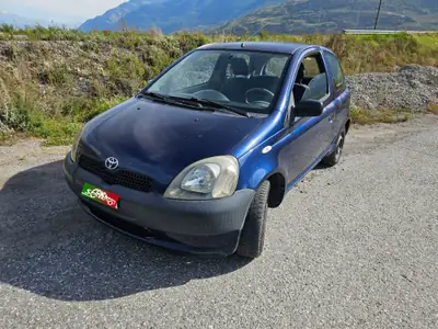 Toyota Yaris 1.0 — vue extérieure