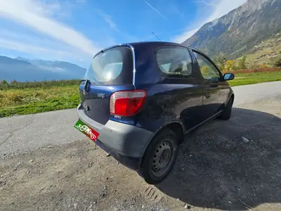 Toyota Yaris 1.0 — arrière