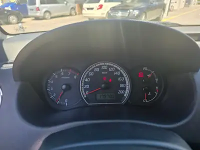 Suzuki Swift 1.3 4WD — intérieur