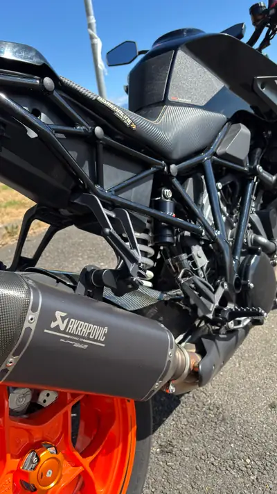 KTM SuperDuke 1290R — intérieur