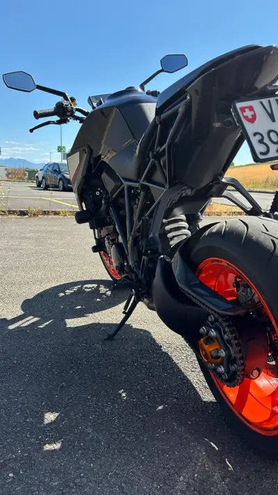 KTM SuperDuke 1290R — Miniature 8