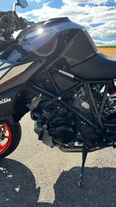 KTM SuperDuke 1290R — Miniature 9